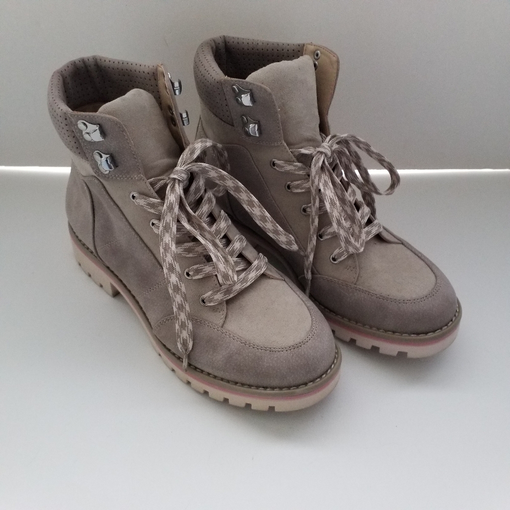 Sole Society Taleese Hiking Combat Style Boot. Size 8